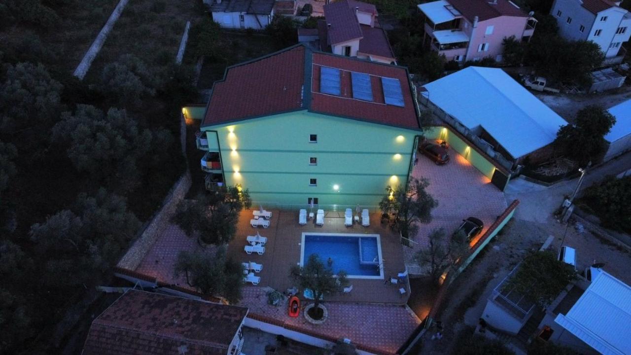 Green Dolphin Apartamento Bar Exterior foto